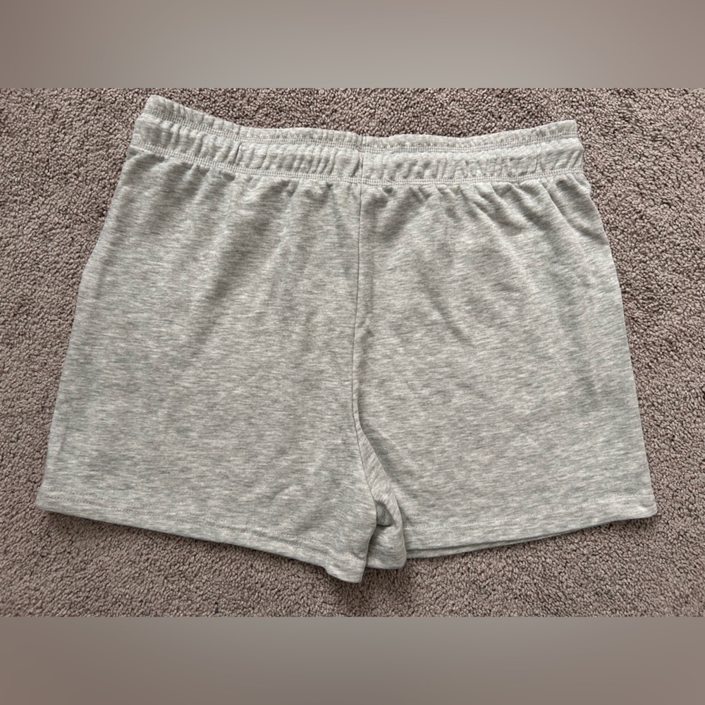 Halston Studio Plush Shorts NWT - Picture 2 of 7